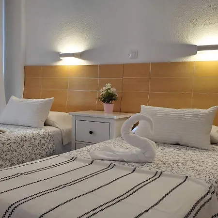 Camelias מלון דירות 4*